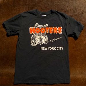 Vintage Hooters Tee